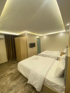 Pyramids Luxury Hotel