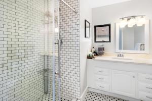 Spacious Downtown Oasis