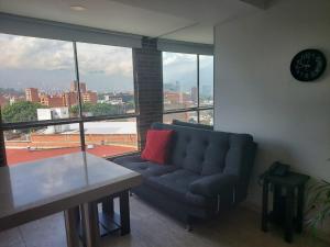 Cold AC-King Bed-Fast Wi-Fi-Medellin Paradise