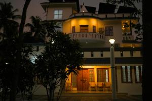 Varkala- Aroma Ac pvt Villa hammocks kitchen