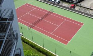 Apt 3 étoiles Piscine Tennis 2adultes et 2enfants