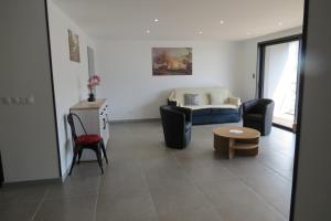 8-guest apartment in Albiez with large balcony