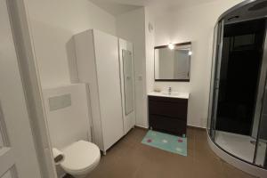 Appartements T2 with balcony near city center : photos des chambres