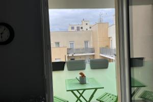 Appartements T2 with balcony near city center : Appartement