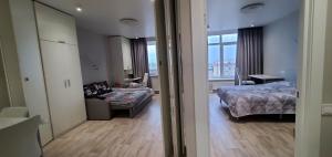 Україна, Київ, двокімнатна smart квартира