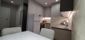 Україна, Київ, двокімнатна smart квартира