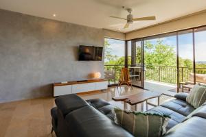 Roble Sabana 305 Luxury Condo - Reserva Conchal