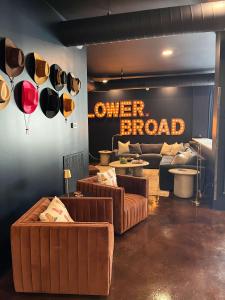 Nashville Lower Broadway Suite 4BR by Maddox Hotel