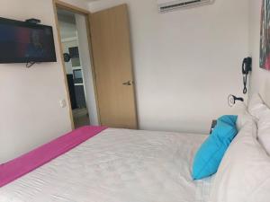 Best views in town, 14th floor Laureles Gem