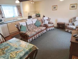 Holly Cottage Newcastle Emlyn