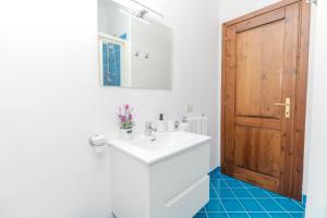 SPLENDIDO APPARTAMENTO SAN TEODORO La Suaredda img10