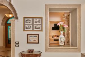 TreasureRome Trevi Private Palazzo