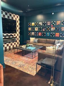 Nashville Studio B Suite 4BR by Maddox Hotel