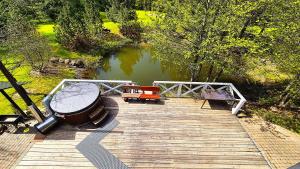 Atostogų namas su baseinu, jacuzzi ir pirtimi