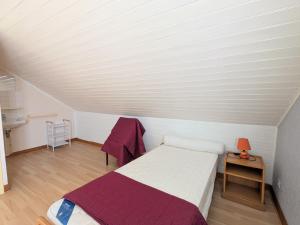 Maisons de vacances Gite au Bord de la Creuse avec Jardin Prive - FR-1-591-735 : photos des chambres