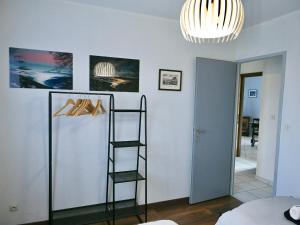 Maisons de vacances Gite Charmant avec Terrasse Privee et Parking a Zellenberg - FR-1-744-44 : photos des chambres