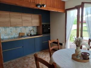 Maison de campagne paisible avec vaste espace extérieur - FR-1-589-808