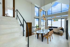 New build Villa Golden Pearl in Pererenan, Bali - Volcano view & pool