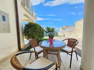 KETI 1 NV - Apartment for 3 persons