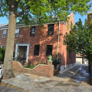 Astoria, steps away from Manhattan