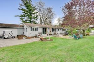 Fishing Pond and Spacious Yard Quiet Home in Sodus!