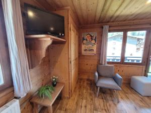 Appartement lumineux aux Gets, près des pistes et commerces, avec balcon et équipements modernes - FR-1-598-103