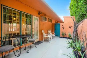 Coyote Inn - 21 and Over