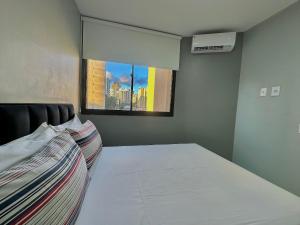 Moema Studium reformado c garagem Internet Expo