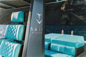 Santorini Private Tour - Sunny Zeus