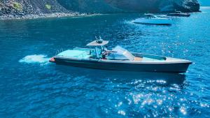 Santorini Private Tour - Sunny Zeus