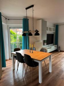 ruhig gelegenes Ferienhaus mit Kamin