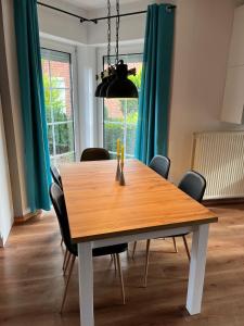 ruhig gelegenes Ferienhaus mit Kamin