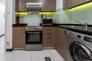 Bright Studio Crystal Residence JVC
