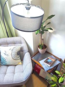 Chill Vibes in Ridgewood near NAIA Terminal 3, BGC and Venice with Lap pool, WIFI and Netflix