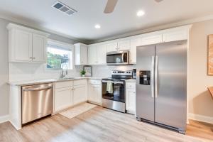 Walk to Main St and River Downtown Helen Condo