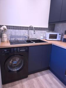 Newly renovated stylish, 4 bedroom home from home