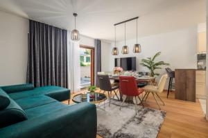 Mirela's golden luxury apartment - 3hvězdičkové hotely ve městě Split