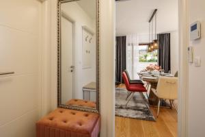 Mirelas golden luxury apartment