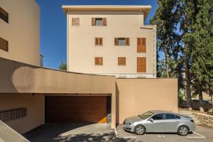 Mirelas golden luxury apartment