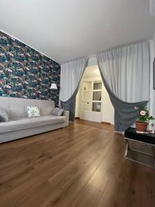 Cozy Central Apartment with Patio