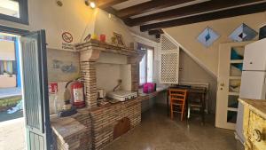 Casa Yellow Corner - Seasons Real Estate - Burano