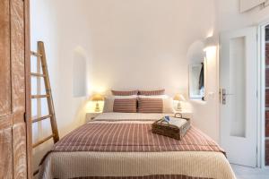 Pura Vida Cave House