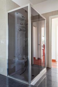 the RED penthouse - Leonardo MXP Lake Maggiore private park