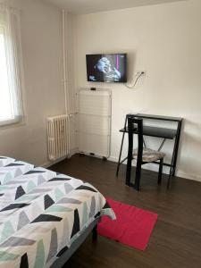 Maisons d'hotes Superbe chambre parentale avec sa propre salle de bains avec douche et wc prives, cuisine et Wifi : photos des chambres