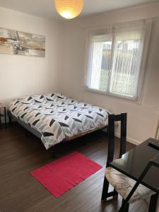 Maisons d'hotes Superbe chambre parentale avec sa propre salle de bains avec douche et wc prives, cuisine et Wifi : photos des chambres