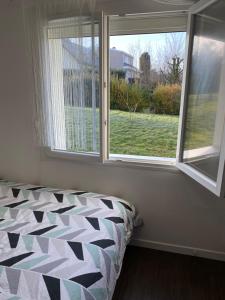 Maisons d'hotes Superbe chambre parentale avec sa propre salle de bains avec douche et wc prives, cuisine et Wifi : photos des chambres