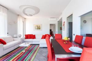 the RED penthouse - Leonardo MXP Lake Maggiore private park