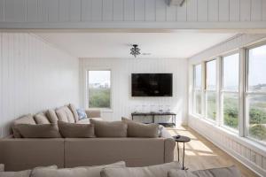 Oceanfront with Private Beach Access & Wild Horses