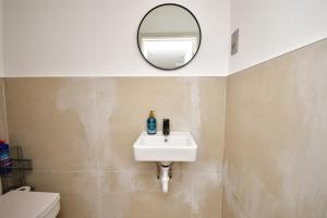 Comfortable Ensuite Single room in Kingston