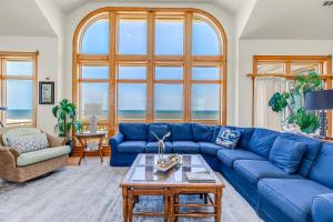 OCEANFRONT, Priv Pool, Priv beach access, Rec Rm, PI255, Dolphina